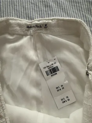 NWT Abercrombie Women's White Textured High-Rise Skort thumbnail 3