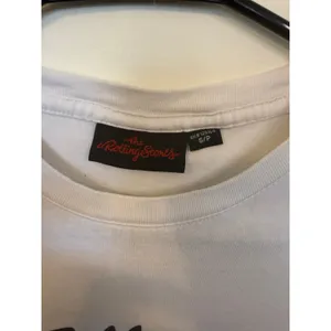 The Rolling Stones Graphic Tee Womens S White Excellent Camo Tongue Logo Shirt thumbnail 2