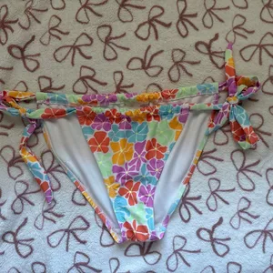 Floral Target Bikini Set thumbnail 2