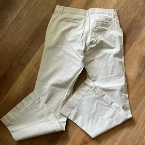 Old Navy Khakis. Wide leg. EUC. thumbnail 4