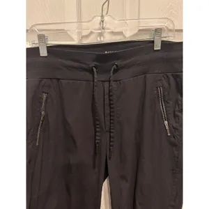 Athleta Pants Trekkie North Jogger Womens 12 Travel Hiking Gym Zip Pockets Black thumbnail 3
