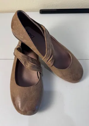 NWOT Abeo Talia Earthy Flats 7.5 Mary Jane‎ Leather Brown Comfort Minimalist thumbnail 1