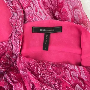 BCBGMaxAzria Ruffled Pink Snake Print Silk Halter Blouse Top Azaelea SMALL thumbnail 8
