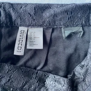 DIVIDED H&M Women’s Mini Shorts‎ Size US 4 thumbnail 6