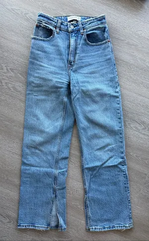 Abercrombie 90s Relaxed High-Rise Curve Love Split-Hem Women's Jeans 25S thumbnail 1