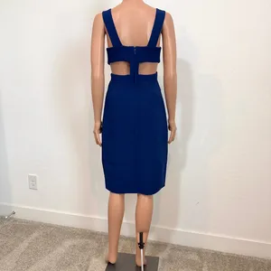 BCBGMaxAzria 02 Riya cutout peplum v neck cocktail dress D2 3586 thumbnail 13