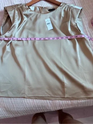 Ann Taylor Satin Cap Sleeve Shell Top in Beige/Gold size Medium NWT thumbnail 7