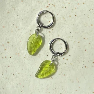 Handmade fairy forest vintage retro aesthetic style simple Czech glass leaf dangle earrings🍃💚 thumbnail 6