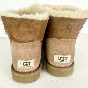 Ugg Mini Bailey Button Boot Womens Size 8 Logo Spellout Brown Monogram thumbnail 6