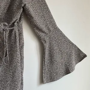 Altar'd State Black and White Bell‎ Sleeves Wrap Dress Size L thumbnail 8