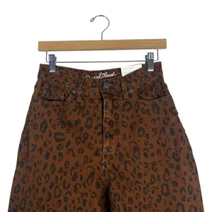 Universal Threads NWT Universal Thread Vintage Stretch Leopard Straight Leg Jeans Animal Size 2 thumbnail 2