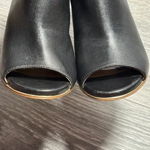 Coach Adrianna‎ Black Leather Peep Toe Bootie 6.5B thumbnail 7