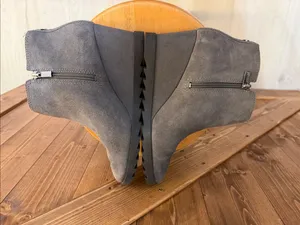 Koolaburra Women’s Size 10 Gray Suede Wedge Ankle Boots thumbnail 5