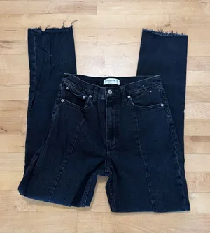 Abercrombie & Fitch The Skinny High Rise thumbnail 1