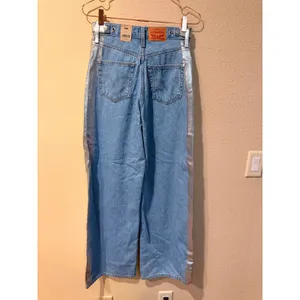 Levi's Womens Jeans 25 Blue Silver Cinch Baggy Metallic Side Stripe High Rise thumbnail 5