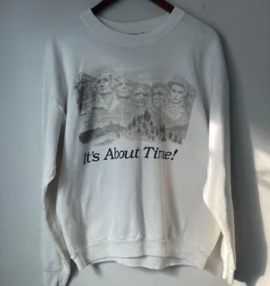 Vtg 90s Girl Power Feminist Mount Rushmore Graphic Sweatshirt - Size M ! thumbnail 1