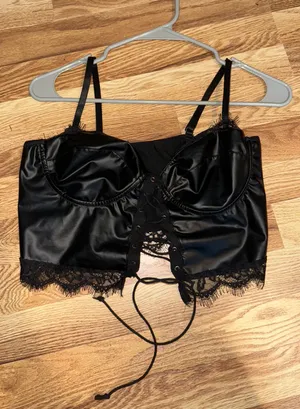 Pleather Top Size L thumbnail 1
