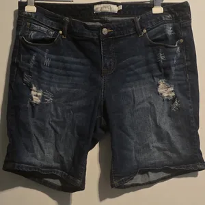 torrid Dark to Medium Wash Distressed Denim Bermuda Shorts thumbnail 3