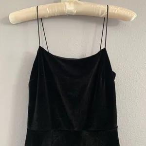 Urban Outfitters Black Velvet Straight-Neck Mini Dress thumbnail 4