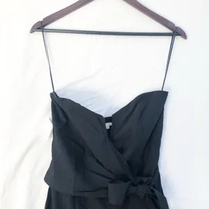 Astr The Label | Nwt Zion Strapless Tie Waist Wide Leg Jumpsuit In Black Large thumbnail 6