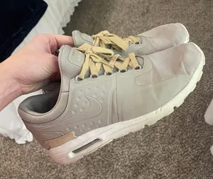 Nike Tennis Shoes thumbnail 1