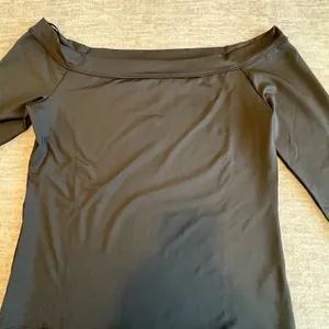 Tuckernuck Black Long Sleeve Laila‎ Top Size XL Off the Shoulder Stretch NWOT thumbnail 5