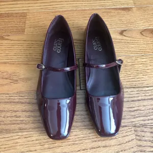 Franco Sarto Tinsley Patent Leather Burgundy Mary Jane Flats Women’s SZ 7.5 NWOT thumbnail 2