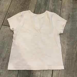 Brandy Melville cropped tee thumbnail 2