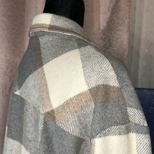 Size M Cropped Button Down Flannel Gray Size M thumbnail 12