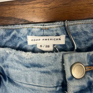 Good American Good Girlfriend Petite Jeans Women 6 28 Light Blue Denim Soft thumbnail 2