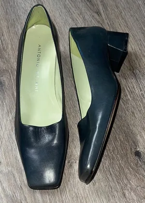 Antonio Melani Laika Leather Pumps Size 7.5 Medium thumbnail 1
