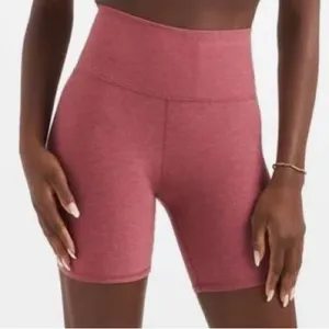 Vuori Women’s Clean Elevation Shorty Desert Rose Heather Pink Sz XS New w/tag thumbnail 1