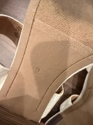 Old Navy Neutral Beige Block Heel Sandals Size 9 - C73-005 thumbnail 7