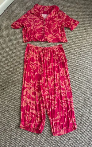 Cable & Gauge Pink floral pajama set thumbnail 1