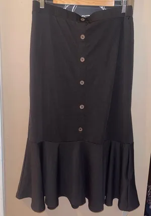 BloomChic black skirt woman’s size 12 NWT thumbnail 1