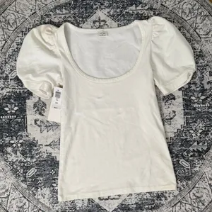 Aritzia Wilfred white puff sleeve top - Size XXS thumbnail 1