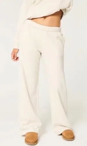 Hollister Feel Good Ultra High-Rise Fleece Wide-Leg Pants thumbnail 1