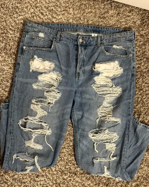 H&M Ripped Jeans thumbnail 1