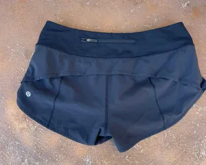 Lululemon hotty hot black shorts sz 6 thumbnail 2