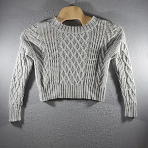 3276 | American Eagle Cable Knit Cropped V-Neck Sweater Gray Womens Small thumbnail 2