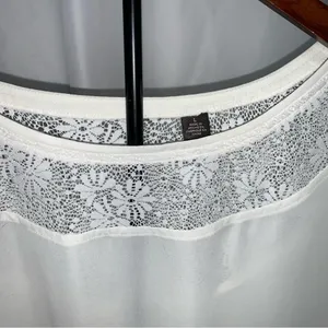 Women’s lace blouse size large cream color thumbnail 2
