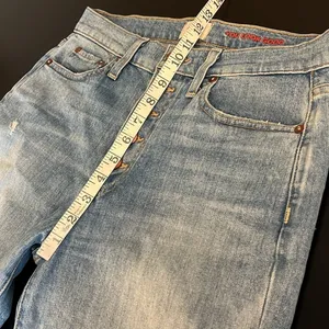 Alice + Olivia AO.LA Good highrise exposed button lightwash distressed jeans, 27 thumbnail 10