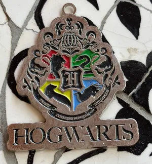Wizarding World Hogwarts‎ Crest Metal Charm CultureFly Harry Potter Shield thumbnail 1