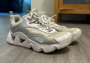 Nike Shoes Women’s thumbnail 1