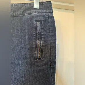 Ann Taylor LOFT - Modern Crop Jeans with Zipper Side Pockets - ADORABLE! thumbnail 4