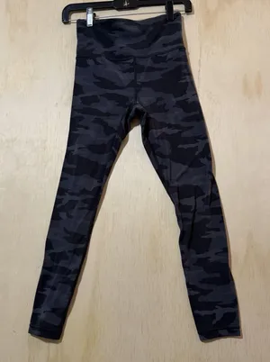 Athleta Elation Camo Leggings XS 7/8 Tight Gray Black‎ High Rise Yoga thumbnail 1