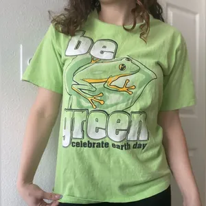 Anvil Vintage Y2K Be Green Earth‎ Day Frog Graphic Tshirt Size Medium thumbnail 1