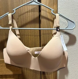 Victoria's Secret Tshirt bra thumbnail 1