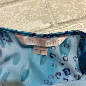 Victoria’s Secret Y2K Satin Halter Top cheeta Print thumbnail 6