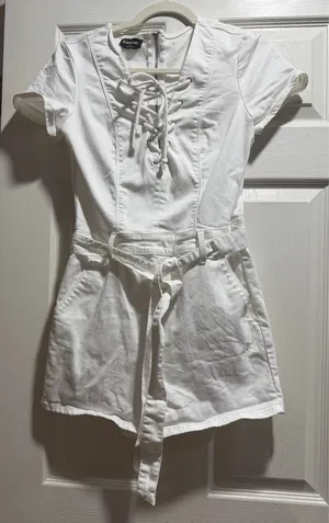 Bebe white lace up front romper/ belted 8 thumbnail 2